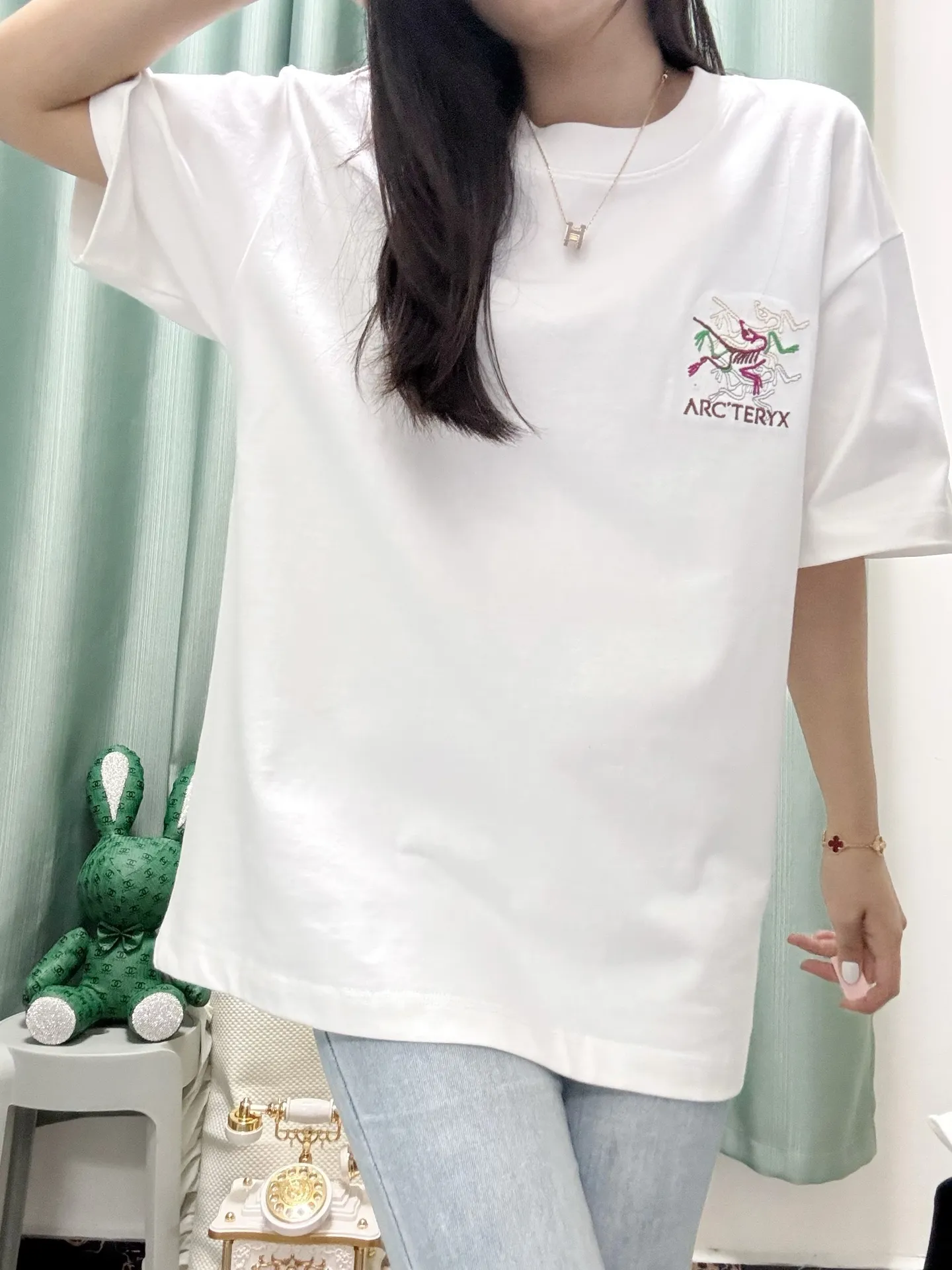 White ， Same Style